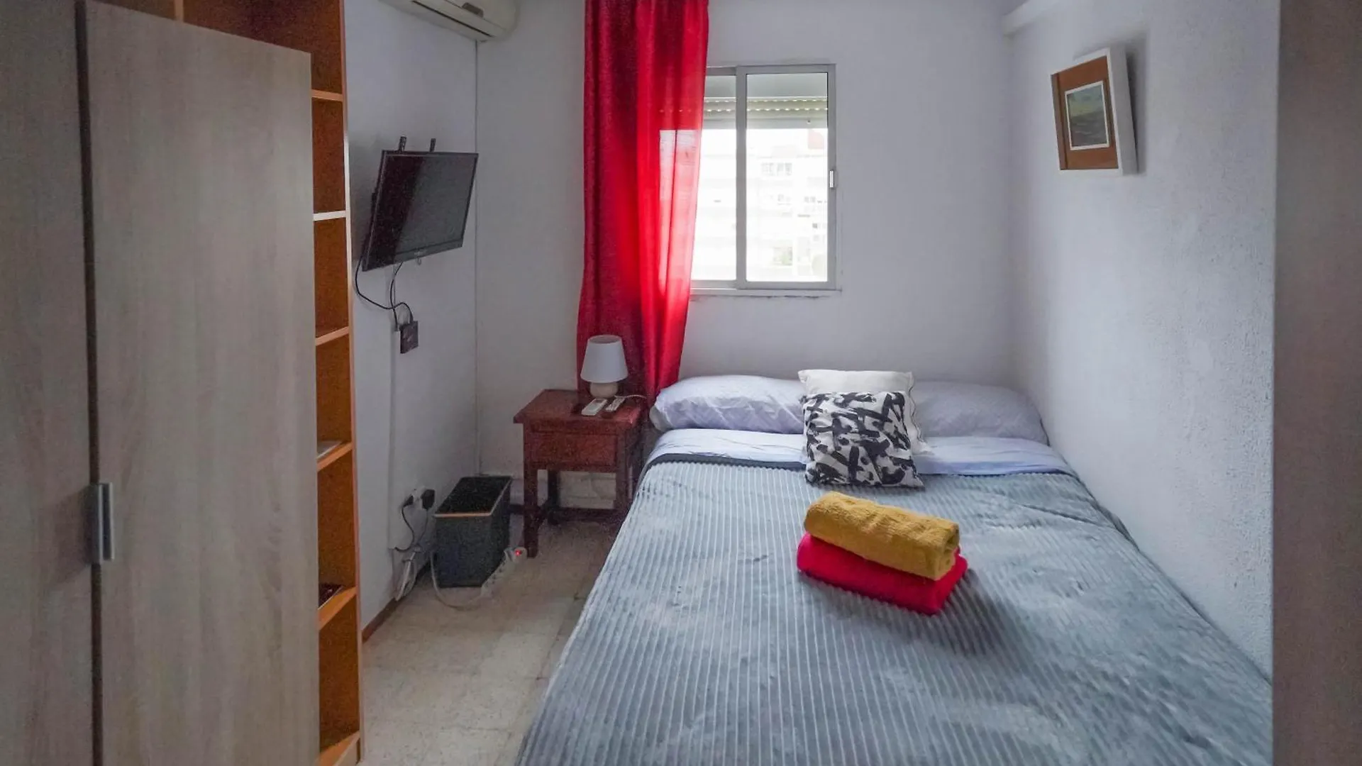 Habitaciones Privadas Con Cama Doble En Sevilla 0*,  İspanya