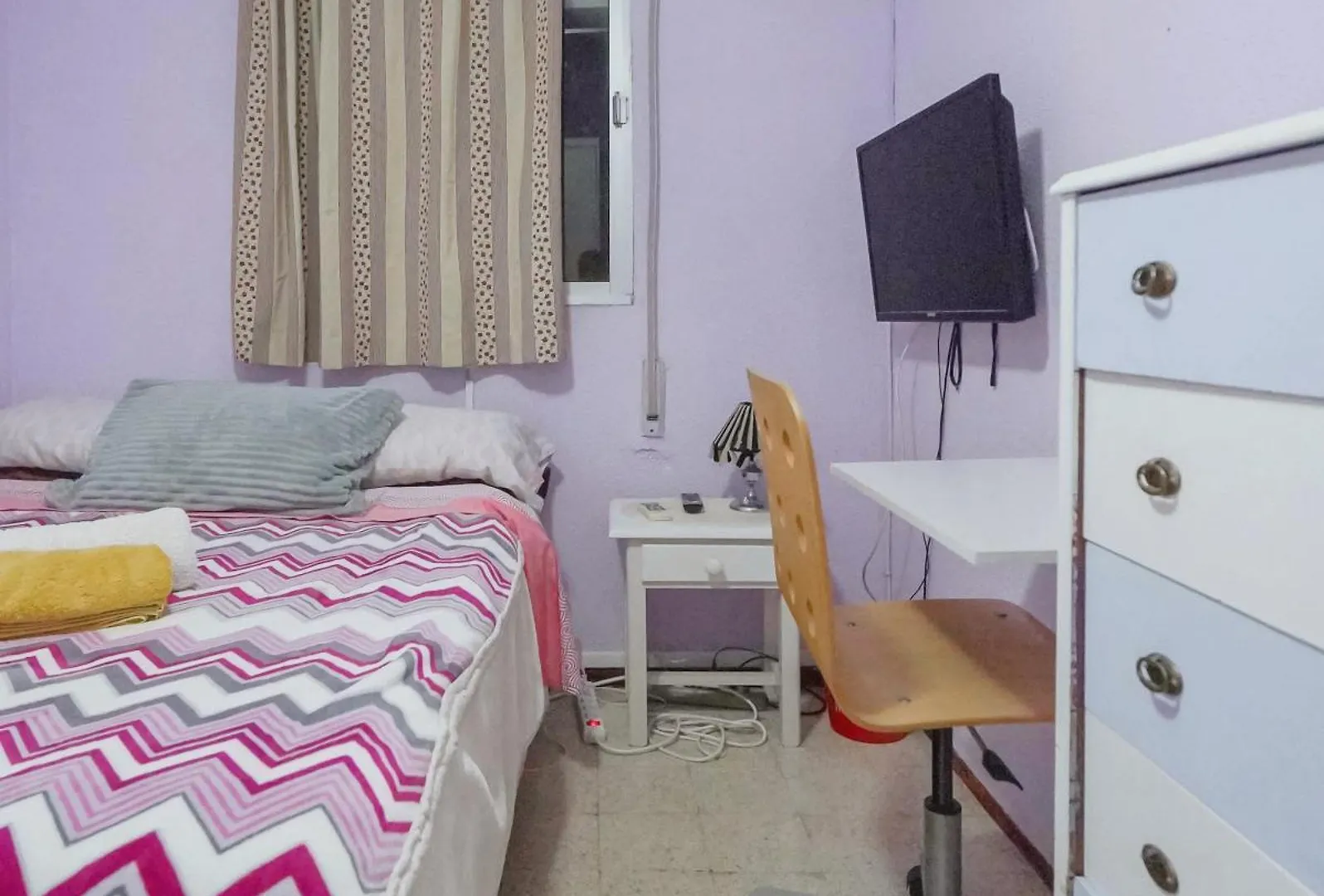 Pansiyon Habitaciones Privadas Con Cama Doble En Sevilla İspanya