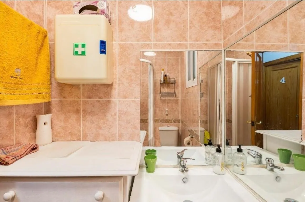 Habitaciones Privadas Con Cama Doble En Sevilla