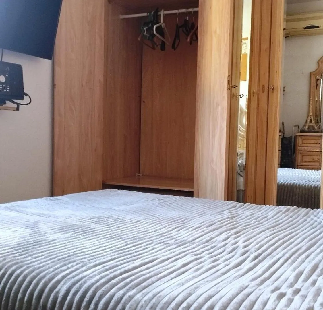 Pansiyon Habitaciones Privadas Con Cama Doble En Sevilla