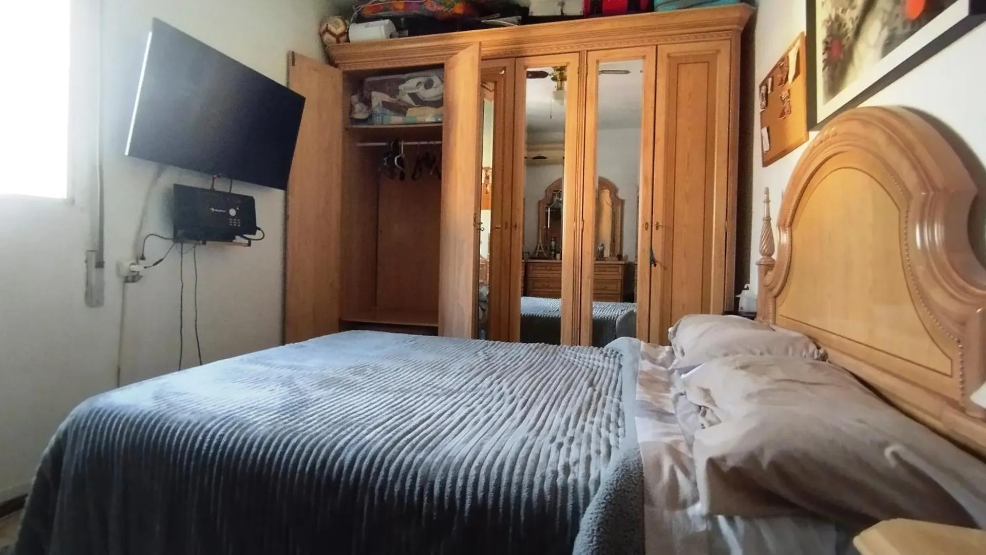Habitaciones Privadas Con Cama Doble En Sevilla España